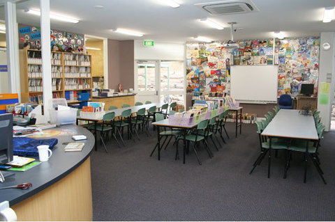 Holy Saviour Primary School - Schools Australia 2