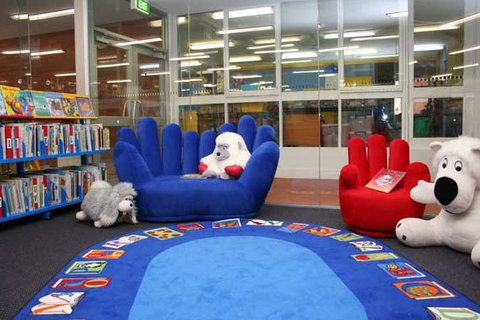 Holy Saviour Primary School - Schools Australia 3