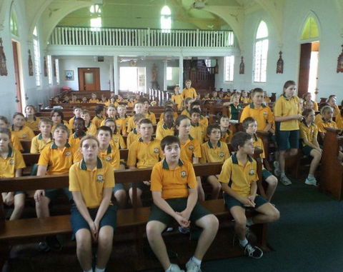 Sacred Heart Primary School Booval - Schools Australia 3