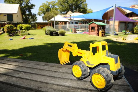 New School Of Arts Neighbourhood House Inc. Neighbourhood Centre, Childcare & OOSH Services - Schools Australia 3