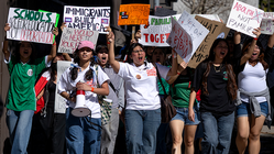 Anti-ICE walkout exposes how school district 'failed' parents, risked student safety: 'Broken my trust' Schools Australia