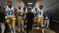 'Burn the boats': UCLA coach's fiery pregame speech before Oregon game was pure Hollywood Schools Australia