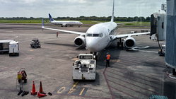 Military veteran's painful walk across airport tarmac sparks strangers to raise over $135K Schools Australia